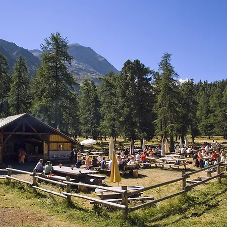 Отель Randolins Familienresort Санкт-Мориц